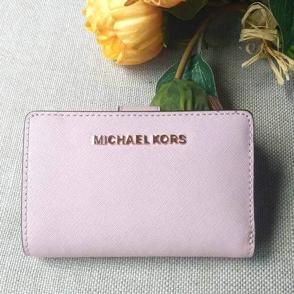 NWOT Michael Kors Light Pink Wallet